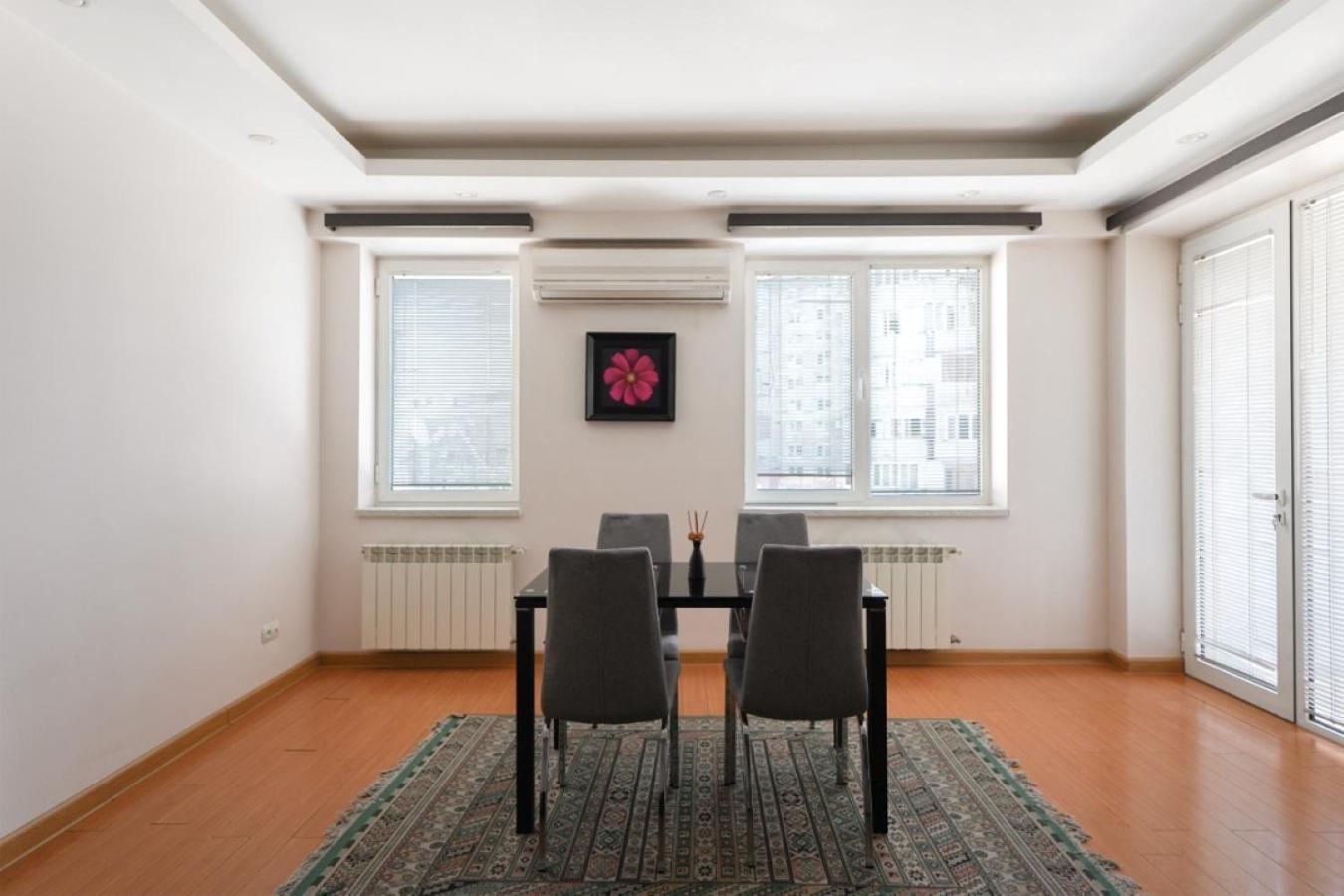 Ris Central Apartments Jerevan Eksteriør bilde